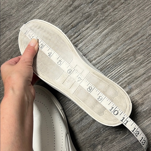 Kate Spade Azores perforated leather slip on shoes, white, size 8.5 - Picture 11 of 16